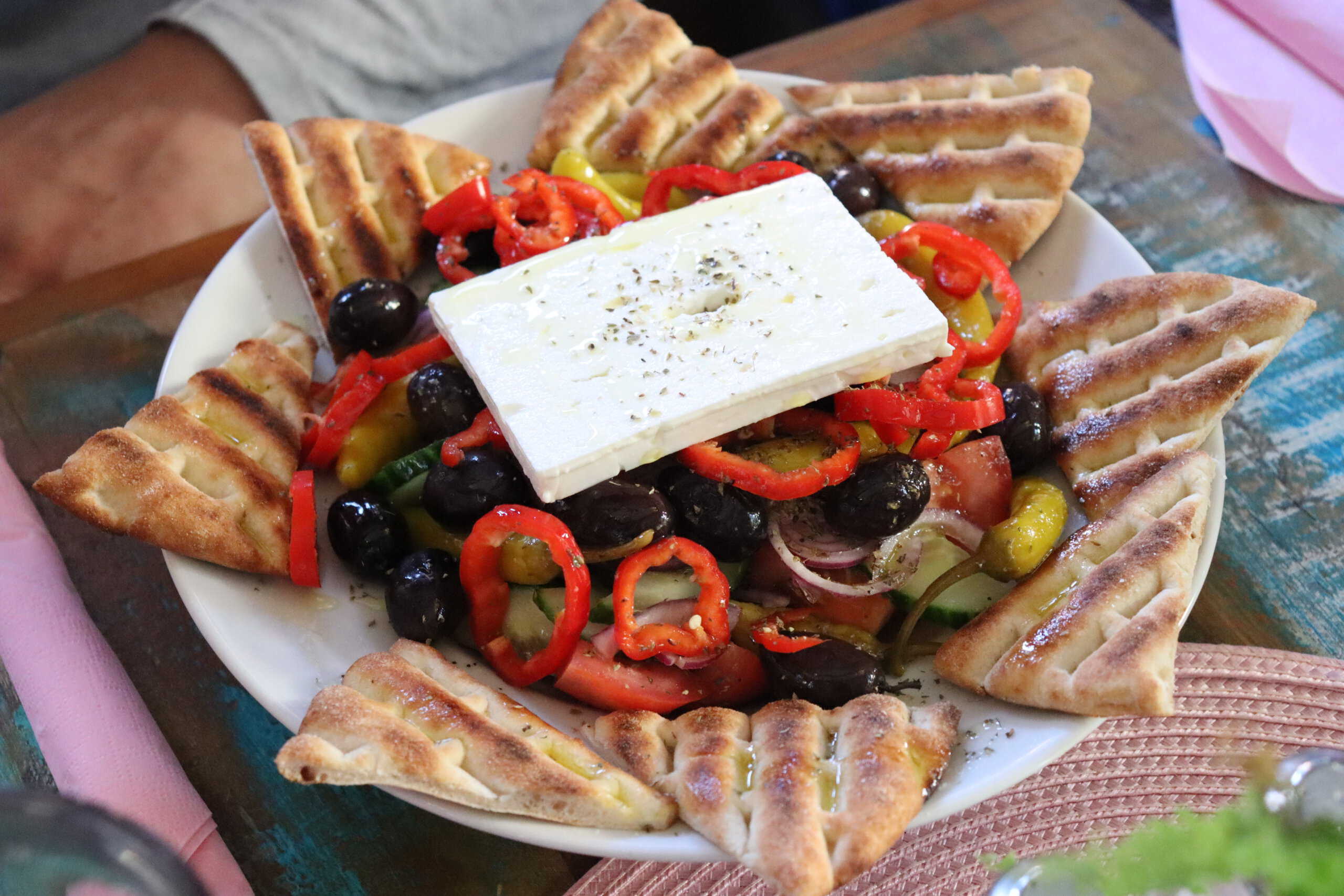 Salat kunstvoll angerichtet