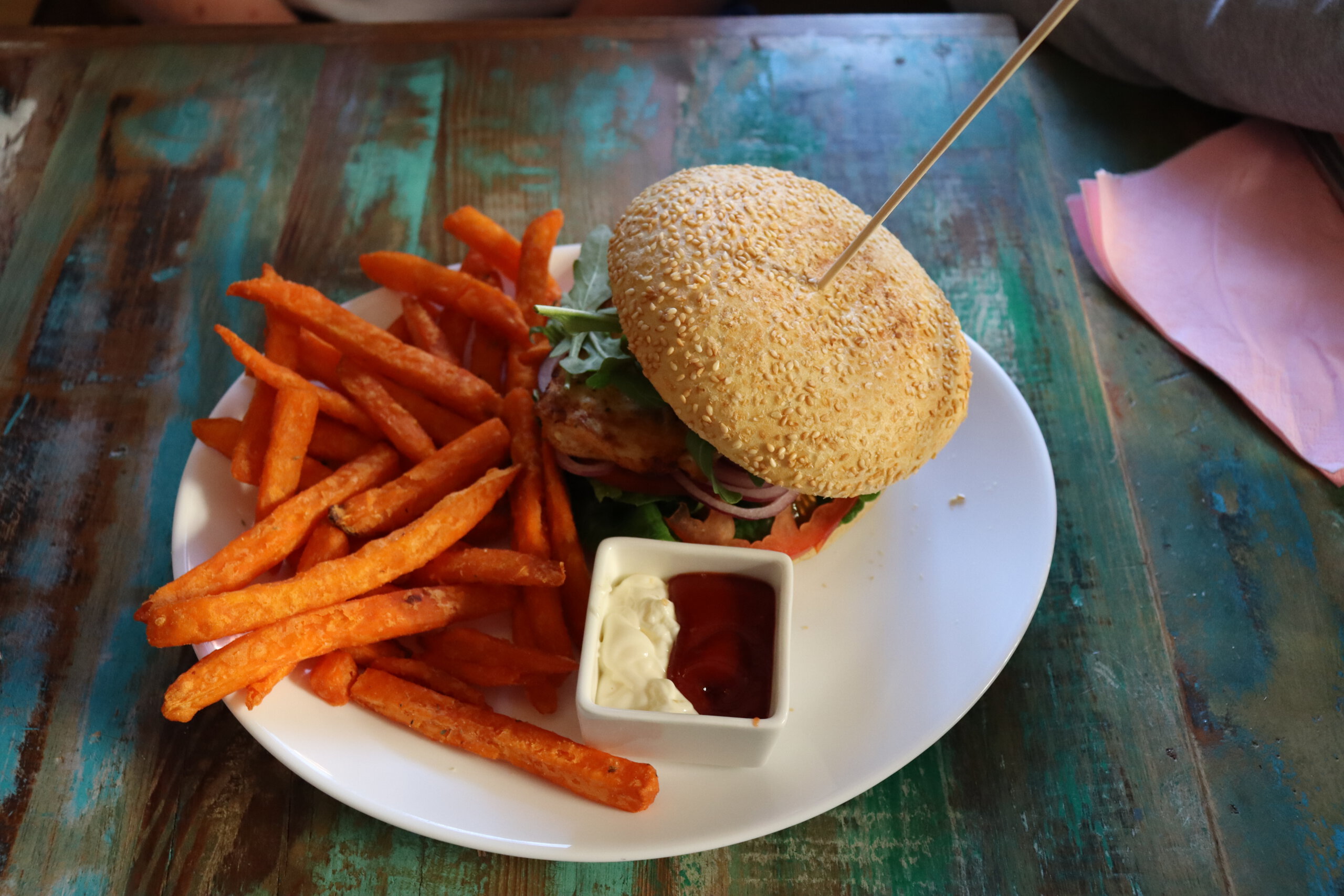 Burger und Süsskartoffeln